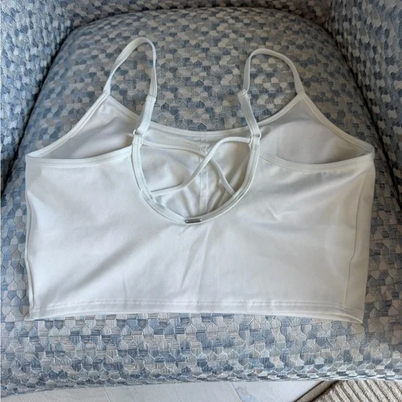 PINK Active sports bra. Ultimate lightly lined. Large.White.Strappy back detail. - Picture 3 of 14